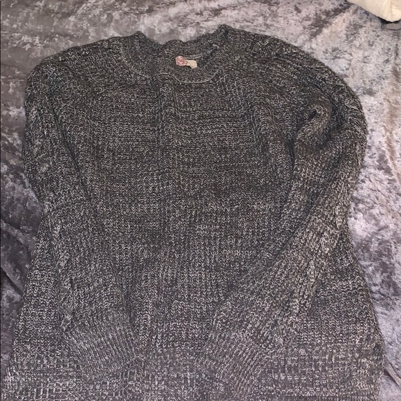 gray sweater - Picture 1 of 2
